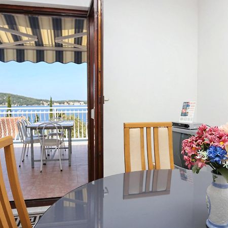 Family Friendly Seaside Apartments Razanj, Rogoznica - 10373 الغرفة الصورة