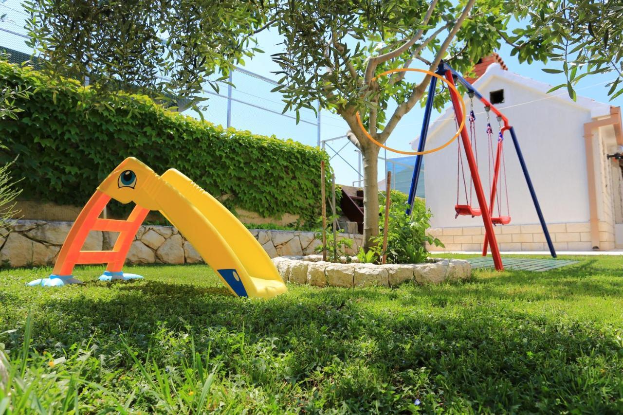 Family Friendly Seaside Apartments Razanj, Rogoznica - 10373 المظهر الخارجي الصورة