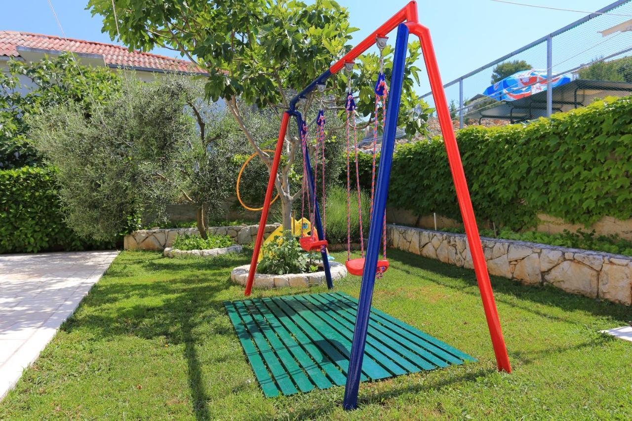 Family Friendly Seaside Apartments Razanj, Rogoznica - 10373 المظهر الخارجي الصورة