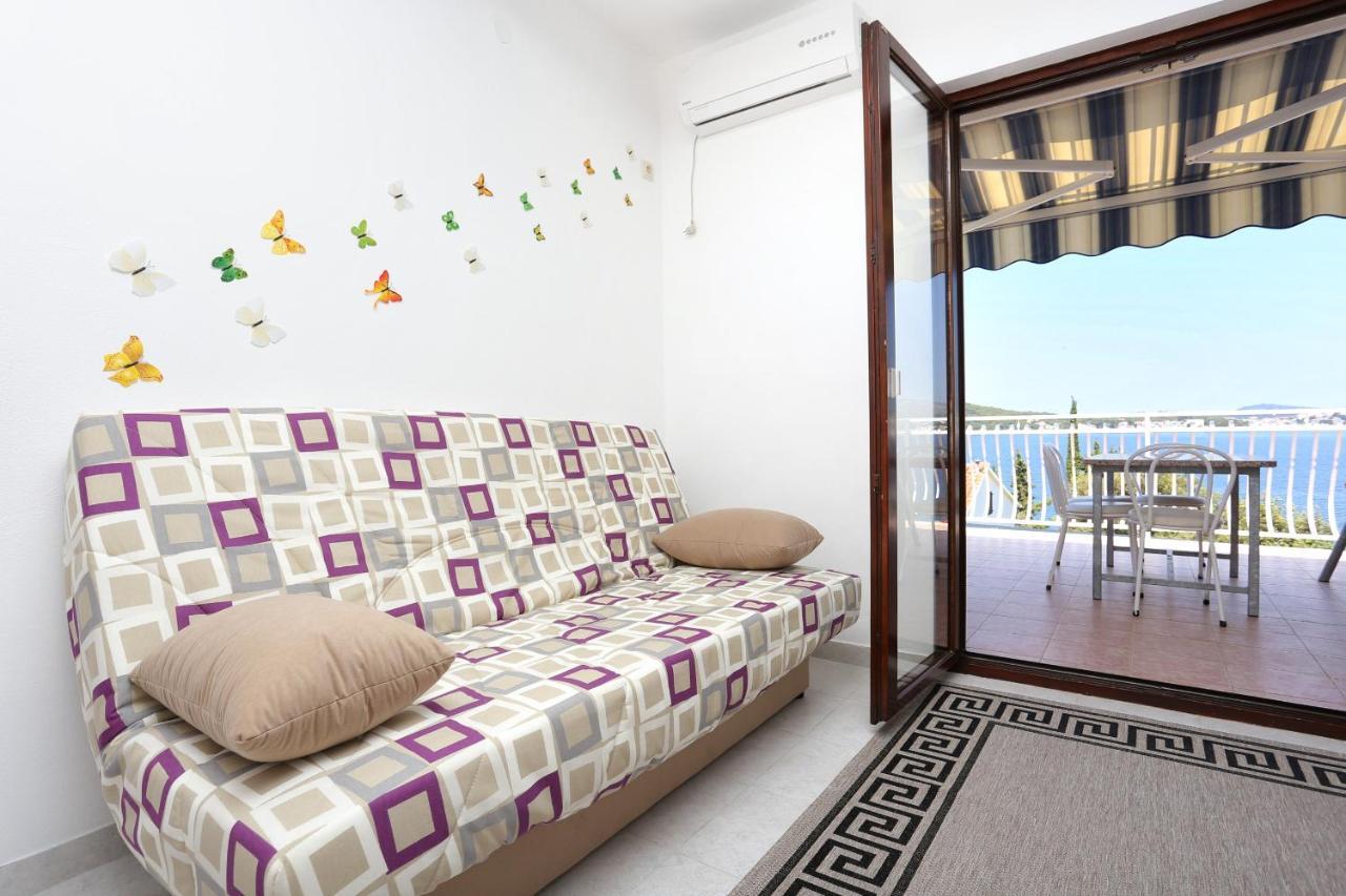 Family Friendly Seaside Apartments Razanj, Rogoznica - 10373 المظهر الخارجي الصورة