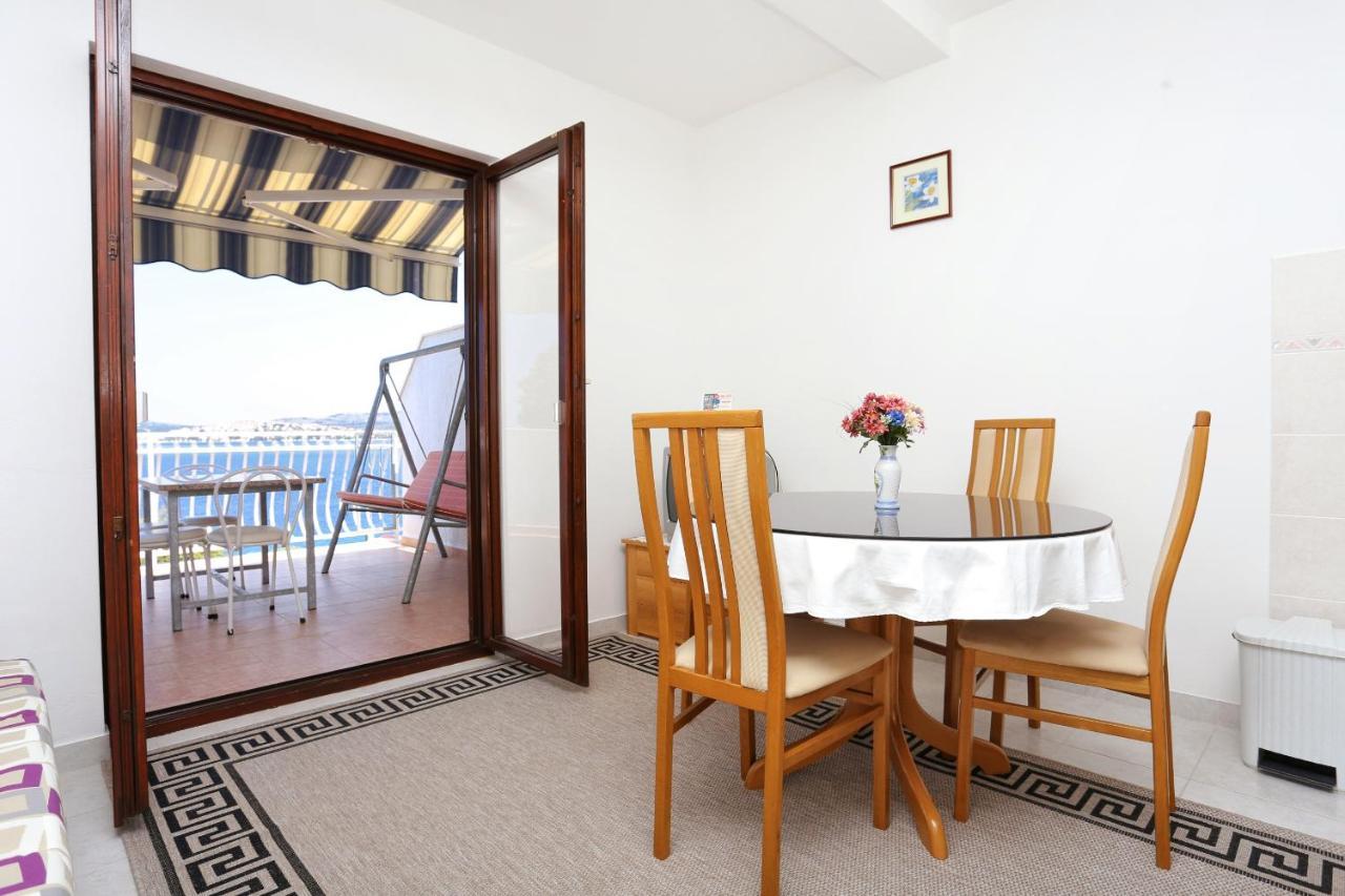 Family Friendly Seaside Apartments Razanj, Rogoznica - 10373 المظهر الخارجي الصورة
