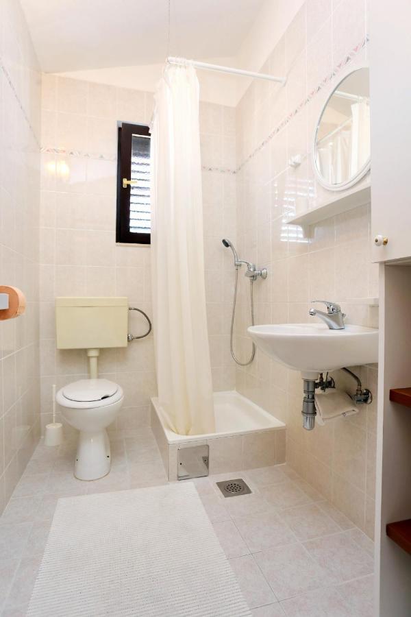 Family Friendly Seaside Apartments Razanj, Rogoznica - 10373 المظهر الخارجي الصورة