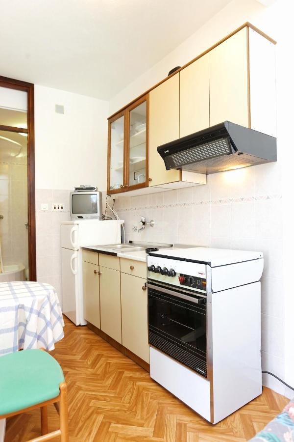 Family Friendly Seaside Apartments Razanj, Rogoznica - 10373 المظهر الخارجي الصورة