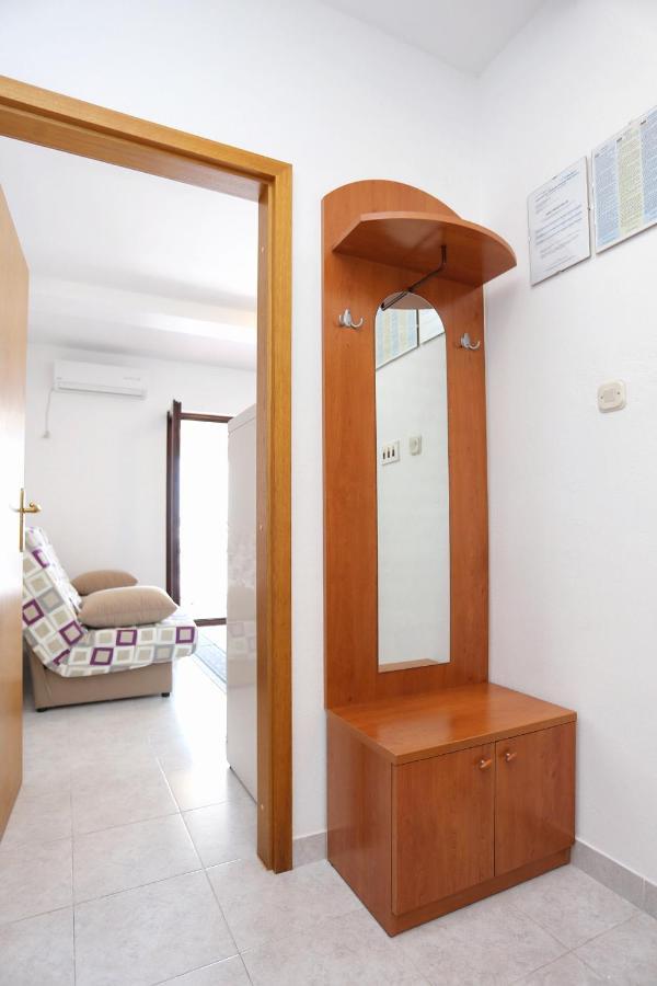 Family Friendly Seaside Apartments Razanj, Rogoznica - 10373 المظهر الخارجي الصورة