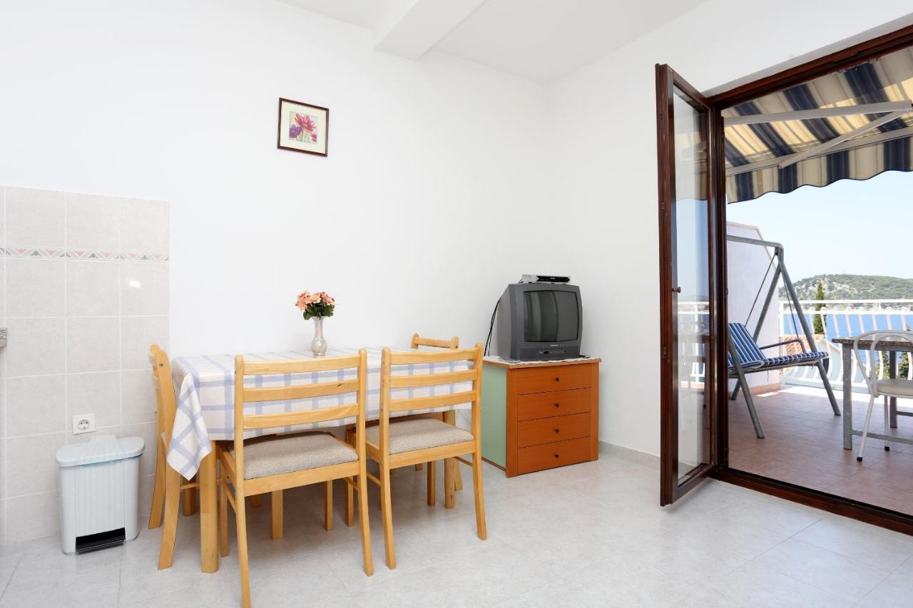 Family Friendly Seaside Apartments Razanj, Rogoznica - 10373 المظهر الخارجي الصورة