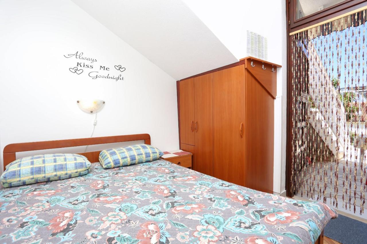 Family Friendly Seaside Apartments Razanj, Rogoznica - 10373 المظهر الخارجي الصورة