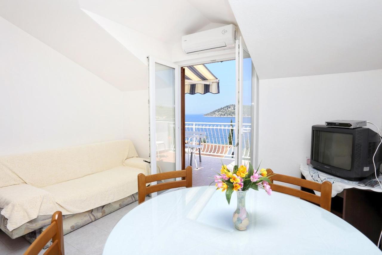 Family Friendly Seaside Apartments Razanj, Rogoznica - 10373 المظهر الخارجي الصورة