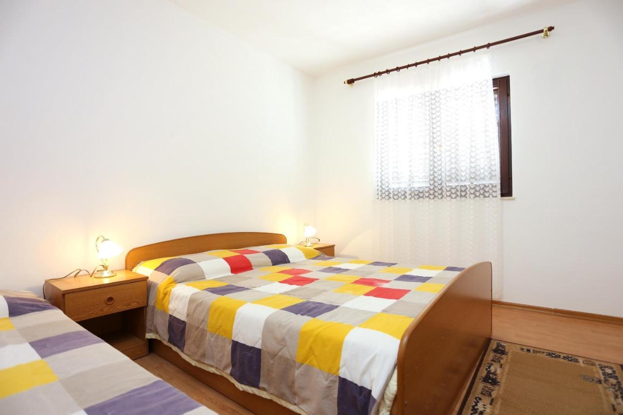 Family Friendly Seaside Apartments Razanj, Rogoznica - 10373 المظهر الخارجي الصورة