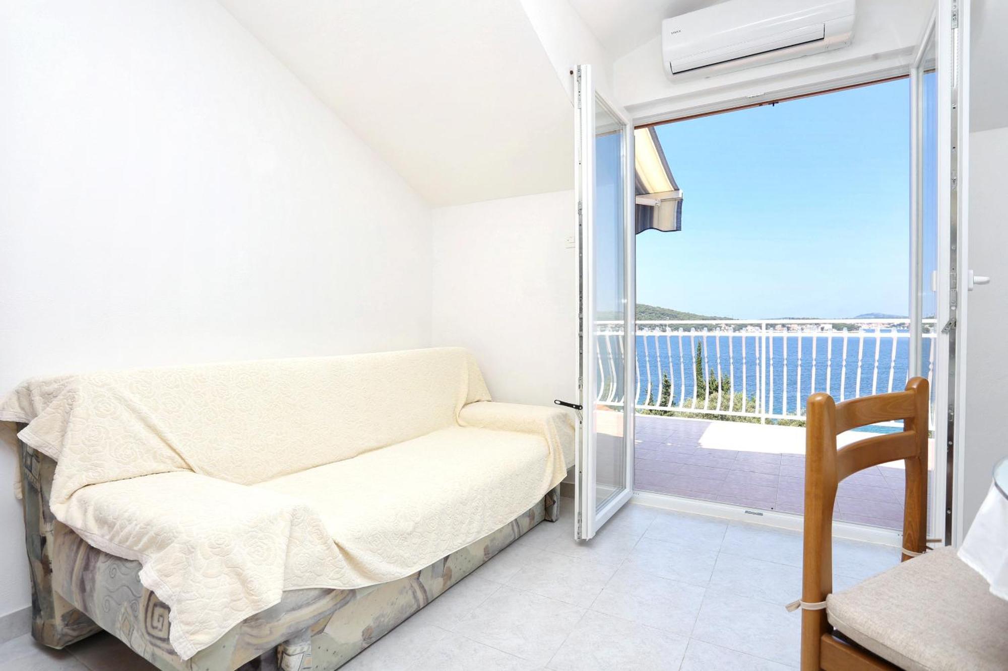 Family Friendly Seaside Apartments Razanj, Rogoznica - 10373 الغرفة الصورة